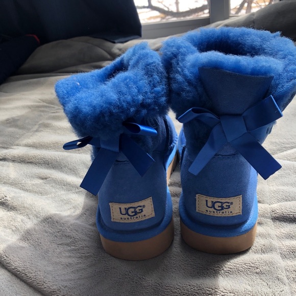 Blue bow uggs - Picture 3 of 3
